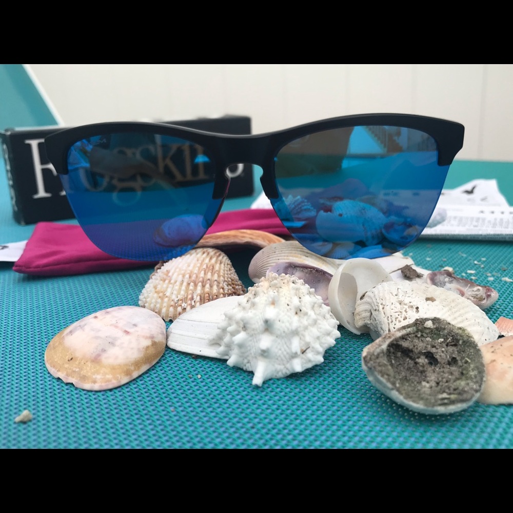 Oakley Frogskins Lite